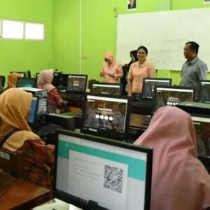 Pengawas UKG Kerepotan, Guru TK dan SD Gaptek