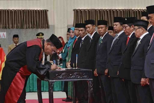 25 anggota DPRD Sumbawa Barat Periode 2014-2019