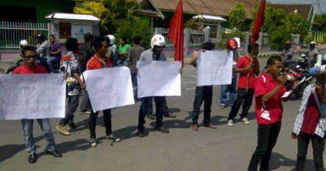 Tenaga outsourcing PLN Sumbawa