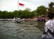 Gelar Upacara Bendera HUT RI ke 70 di Laut