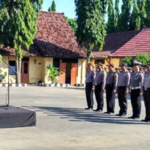 Kado Tahun Baru, Ratusan Anggota Polres Sumbawa Naik Pangkat