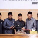 Rapat Paripurna, Bupati Sumbawa Sampaikan LKPJ