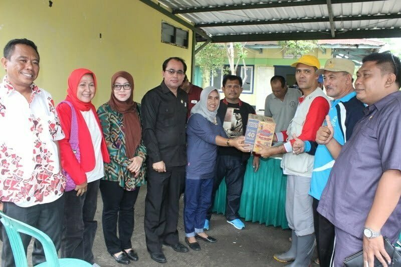 DPC PDIP Sumbawa Beri Bantuan Korban Banjir