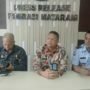 konferensi pers di Kantor Imigrasi Mataram