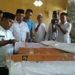 Kunjungi Gudang Penyimpanan Bahan Seragam Sekolah Gratis. Bupati : “Akhir Juli atau awal Agustus, seragam gratis sudah dibagikan serentak,”