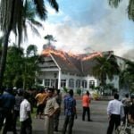 Wisma Praja Sumbawa Terbakar Hebat