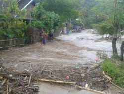Lape Diterjang Banjir Bandang