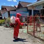 PMI Sumbawa Semprot Disinfektan di Terminal Hingga Perkampungan