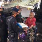 Brimob NTB Bantu Kurangi Dampak Sosial Wabah Corona