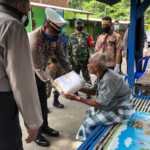 Kurangi Dampak Sosial Covid-19, Polres Sumbawa Berbagi Sembako