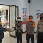 Bhayangkari dan Polwan Polres Sumbawa Serahkan APD Kepada Tenaga Medis