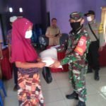 Babinsa Desa Labuan Jambu Dampingi Penyaluran BPNT