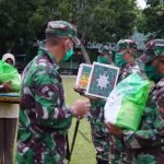 Seluruh Anggota Kodim 1607/Sumbawa Diberikan Bingkisan Lebaran