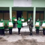 Persit KCK Cabang XXVI Kodim 1607/Sumbawa Berbagai Kepada Anak Yatim