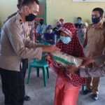 Wakapolres Sumbawa Salurkan Baksos Polri di Desa Kerekeh