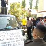 Polres Sumbawa Kawal Unjuk Rasa di Kejaksaan