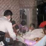 Peduli, Polres Sumbawa Evakuasi Warga Sakit