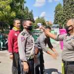Sholat Jum’at di Masjid As-Syuhada Polres Sumbawa Terapkan Protokol Covid-19