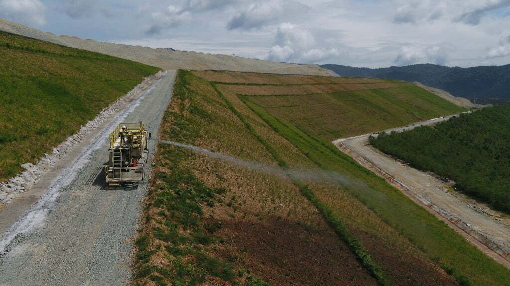 Area Reklamasi di Situs Batu Hijau