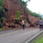Tebing di Nanga Tumpu Kembali Longsor