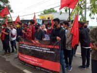 Soal Pupuk, Mahasiswa Demo Kantor DPRD Sumbawa
