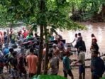 Warga Batu Tering Terseret Arus Sungai Bersama Mobilnya