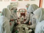 Siswa SMK Farmasi Sumbawa Berhasil Membuat Balsem