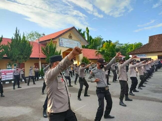 Latihan beladiri polres sumbawa