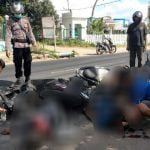 pengendara motor bertabrakan