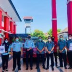 Kantor Imigrasi Sumbawa Besar Bagi Sembako dan Donor Darah