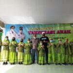 Bupati Sumbawa Serahkan KIA Kepada Siswa SD