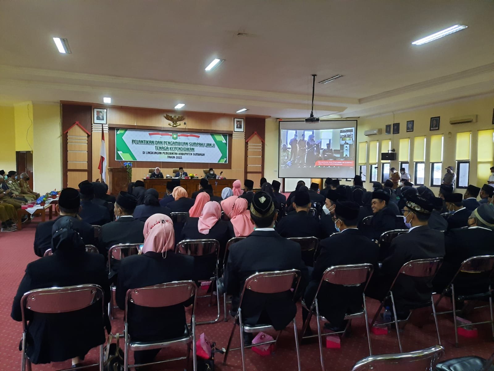Bupati Sumbawa Lantik 266 Tenaga Kependidikan