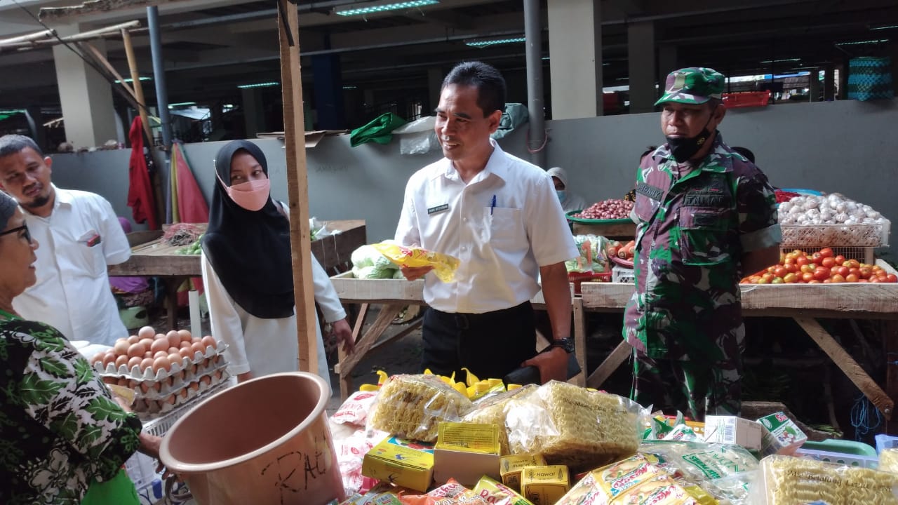 Minyak Goreng di Pasar Sumbawa Belum Satu Harga