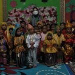 Bunda PAUD Bacakan Dongeng untuk Siswa PAUD Harapan Desa Leseng