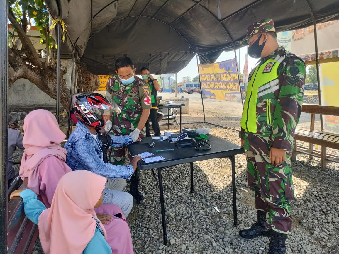 Batalyon Vaksinator Layani Vaksinasi di Pelabuhan Penyebrangan Poto Tano