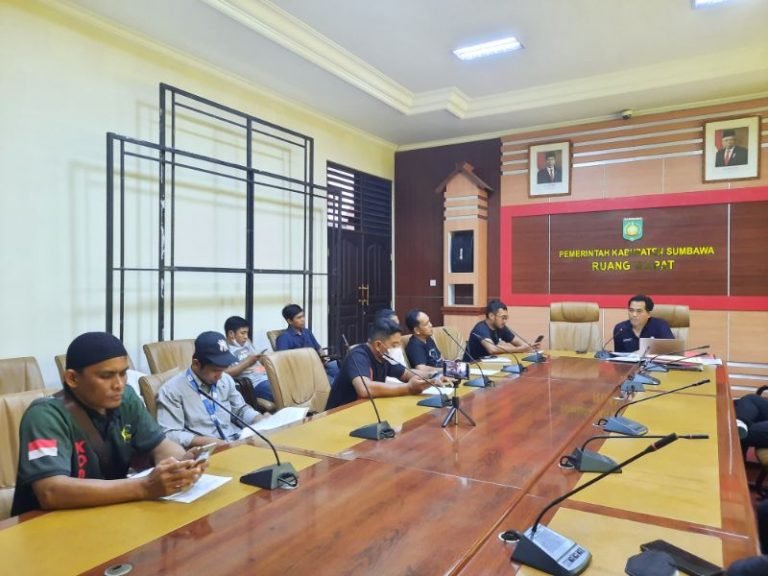 Bupati Berhentikan Direktur Perumdam Batulanteh