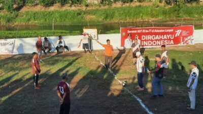 Anggota DPR-RI Buka Pertandingan Bola Mini HUT RI Ke-77 di Kelurahan Lempeh