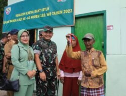 Direhab TNI, Warga Brang Biji Terima Kunci Rumah