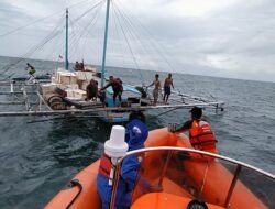 Tim SAR Gabungan Evakuasi 7 Nelayan dari Perairan Sangeang