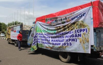 Disos Sumbawa Dampingi Penyaluran Bantuan Pangan