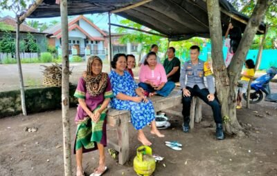 Waspada Berita Hoax, Bhabinkamtibmas Polsek Empang Edukasi Warganya