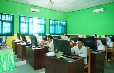 Berbasis Komputer dan Smartphone, 59 Siswa Kelas 6 MI NW Samawa Ikuti AM