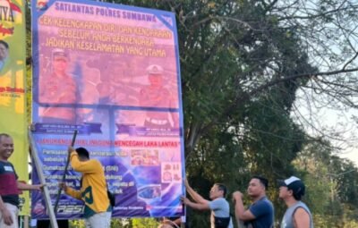Minimalisir Fatalitas Lakalantas, Polres Sumbawa Perbanyak Baliho Himbauan