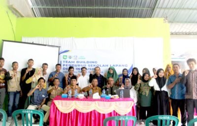 Lakpesdam Gelar Team Building Pengurus Sekolah Lapang di Desa Batu Tering 