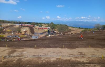 Jelang Race 1 MXGP Samota, Pembalap Ikuti Sesi Latihan