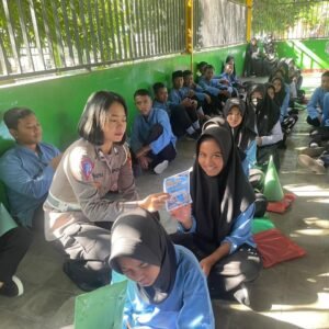 Tim Operasi Patuh Polres Sumbawa Datangi Sekolah