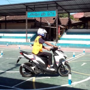 Pemohon SIM di Polres Sumbawa Nikmati Kemudahan Lintasan Uji Praktek Baru