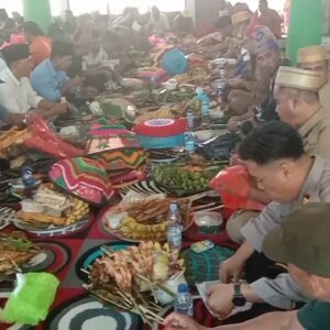 Masyarakat Tatede Lestarikan Tradisi Lokal Mangan Barema