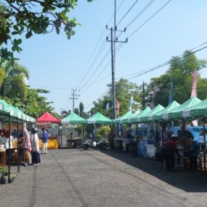Masyarakat Dapat Sembako Murah di Bazar TVRI NTB