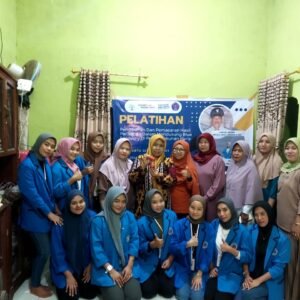 KKL UNSA Labuhan Kuris Latih Ibu PKK Olah dan Pasarkan Hasil Perikanan